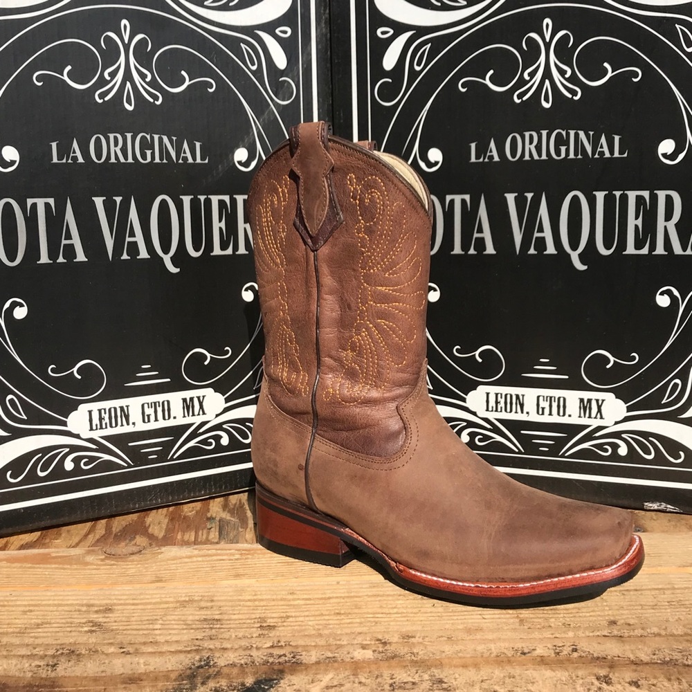 Beautiful western leather boots brown